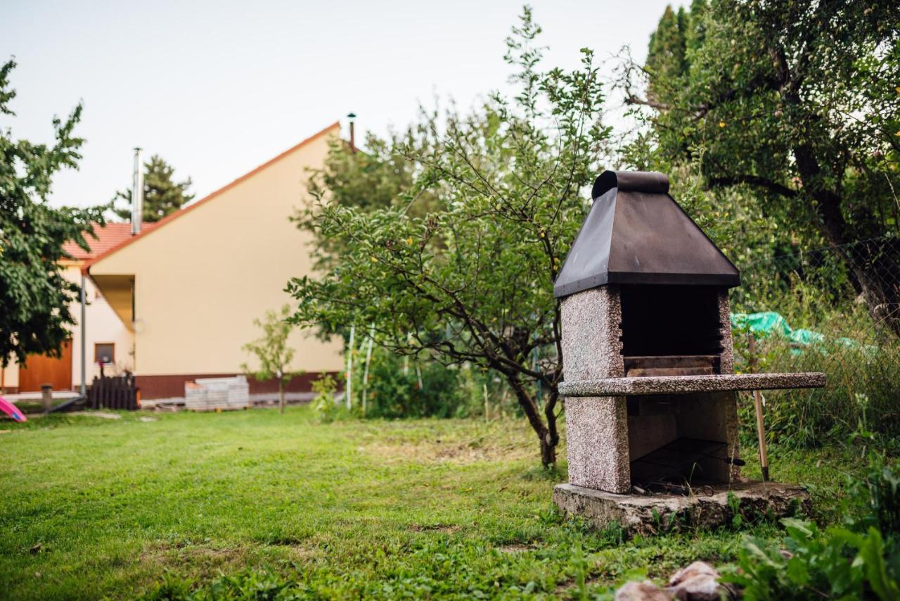 Apartman Pod Borovici Kovalovice Екстер'єр фото